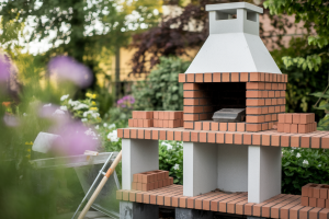 barbecue-briques-cheminee-jardin-outils