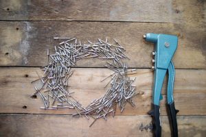 Choisir sa pince à rivet pour un assemblage efficace